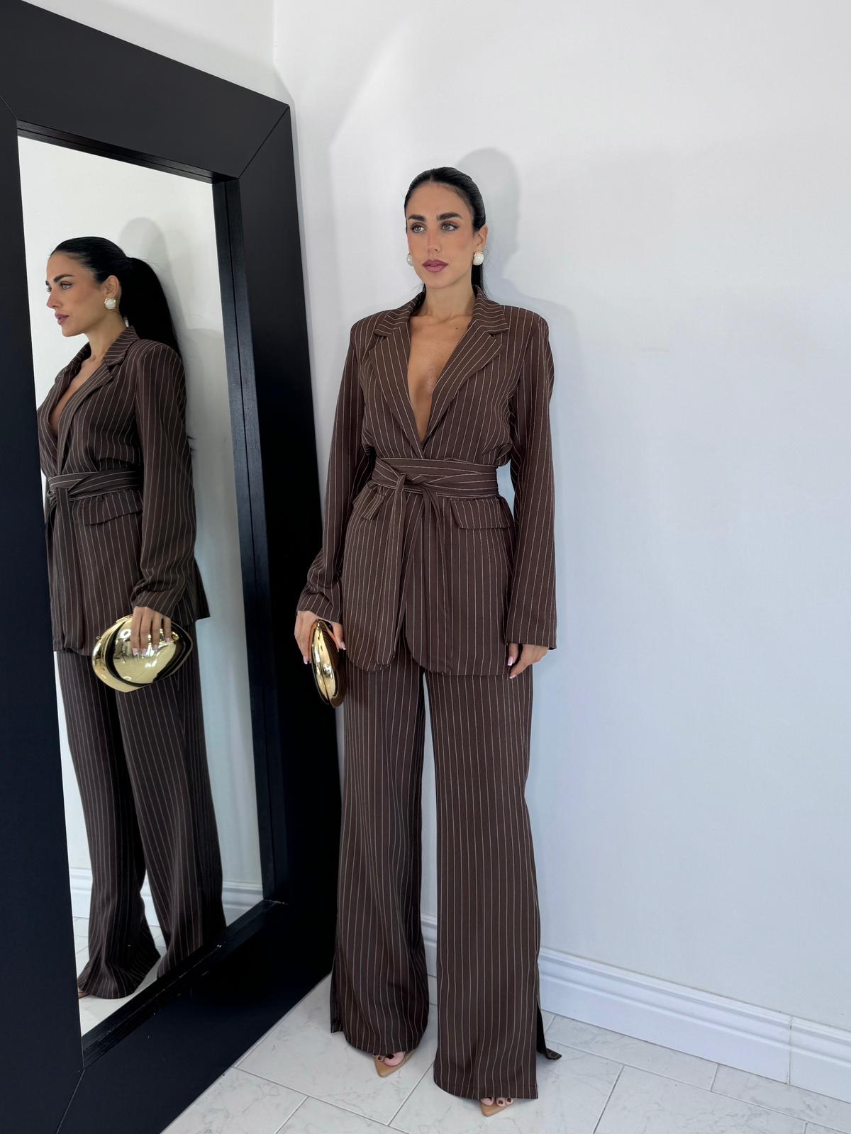 Tailleur gessato marrone