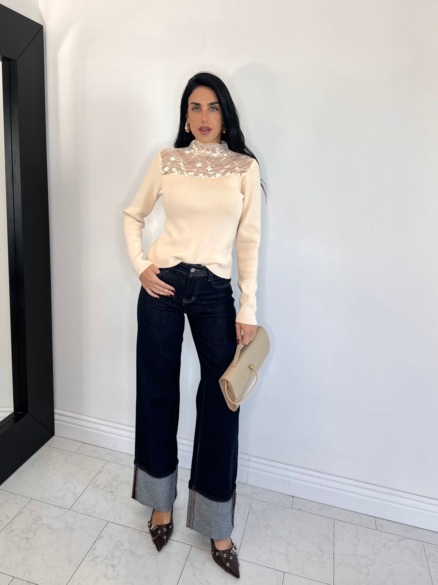 Maglia scollo pizzo beige