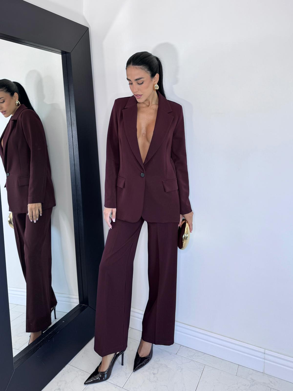 Tailleur formidable bordeaux