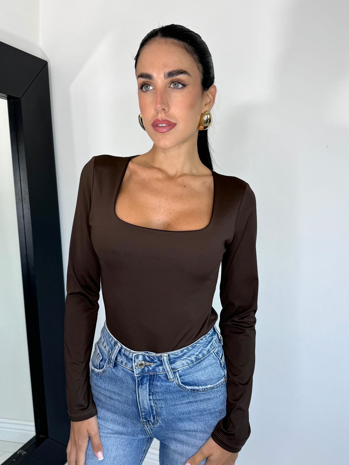 Body scollo quadrato marrone