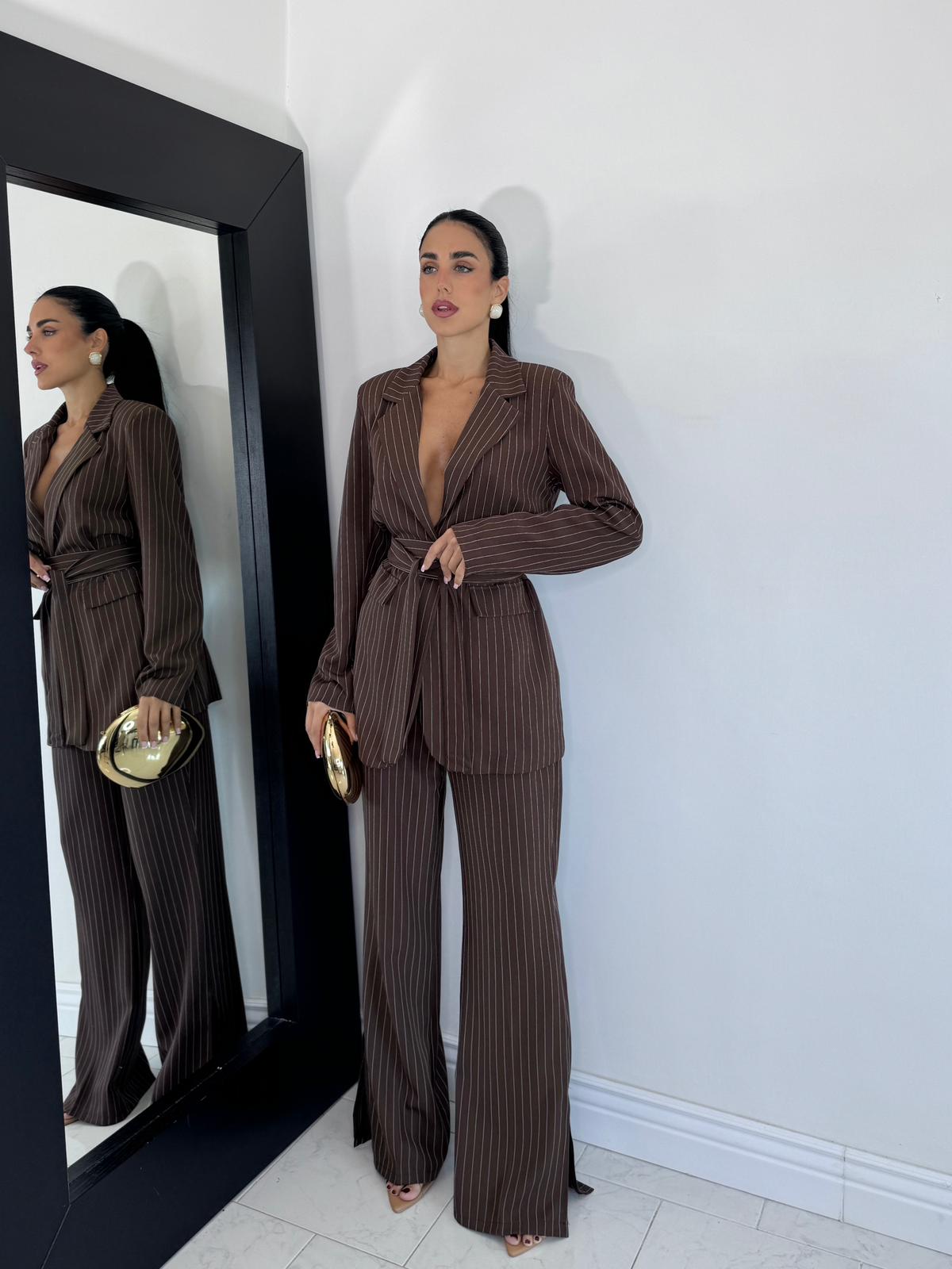 Tailleur gessato marrone