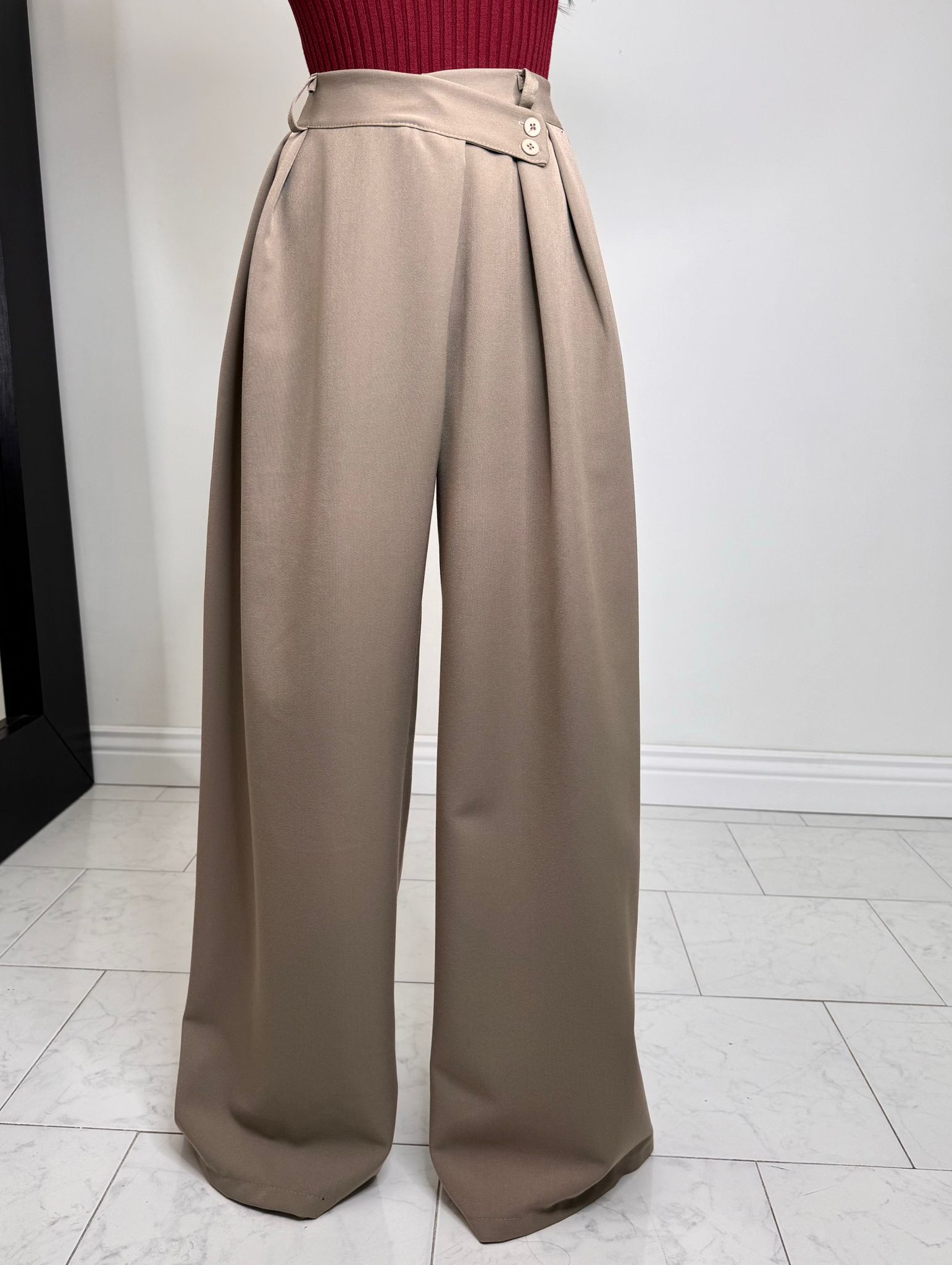Pantalone asimmetrico beige
